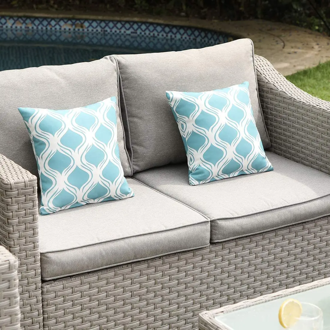 Outdoor Furniture With Fire Pit Table - -Muebles de exterior, sofá seccional de